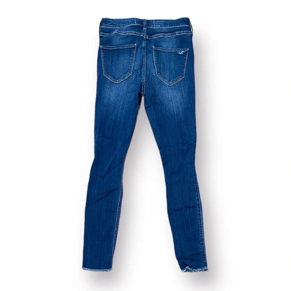 Hollister ultra high-rise ripped jean leggings. Size 7r 28w - Picture 2 of 4